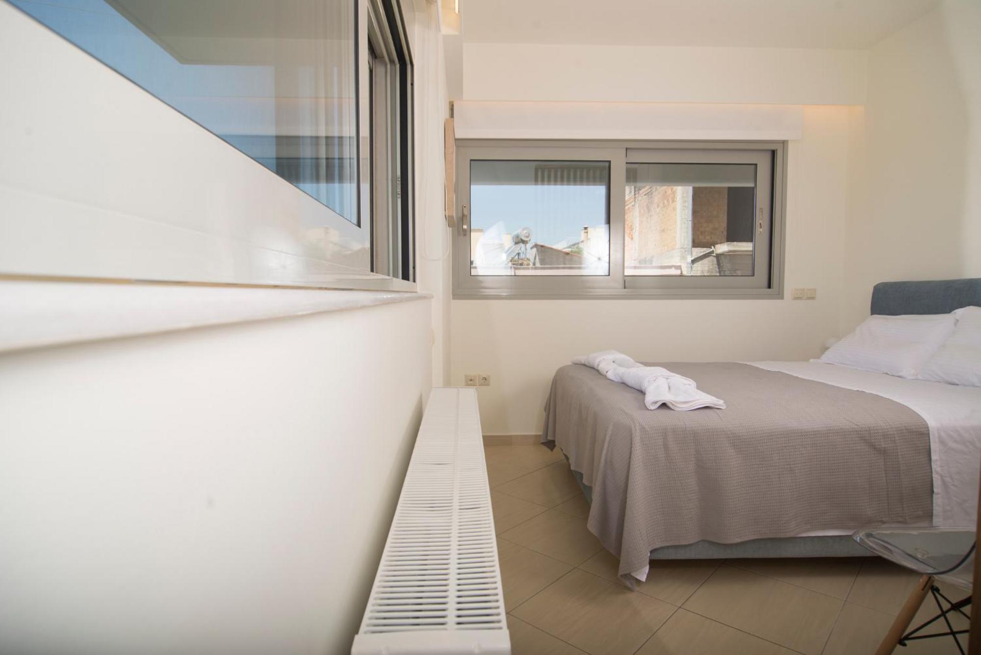 Spectacular Apartment Near Dance Hall/Center Каламата Екстер'єр фото